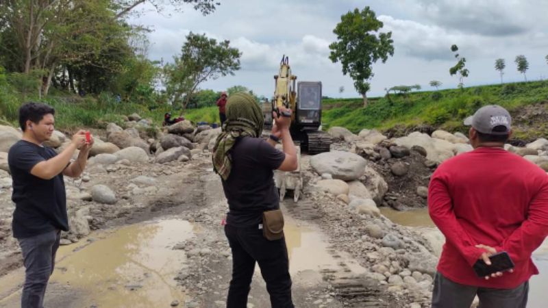 Ada Tambang Ilegal di Barombong, Diduga Izinnya Dari Pemerintah Dusun 