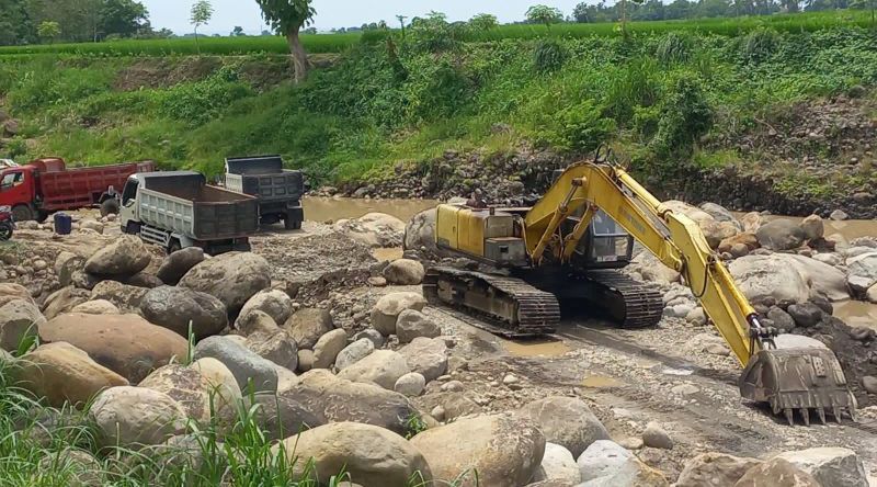 Polisi Bidik Tambang Ilegal di Sungai Bialo