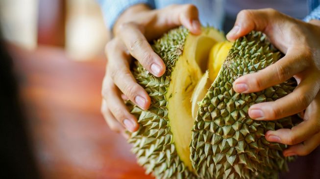 Mitos atau fakta minum air di kulit durian agar tidak mabuk,begini penjelasanya