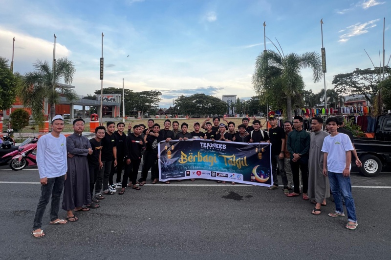 Bulan Ramadhan, Komunitas motor TEAMKKS Bulukumba Bagi Takjil