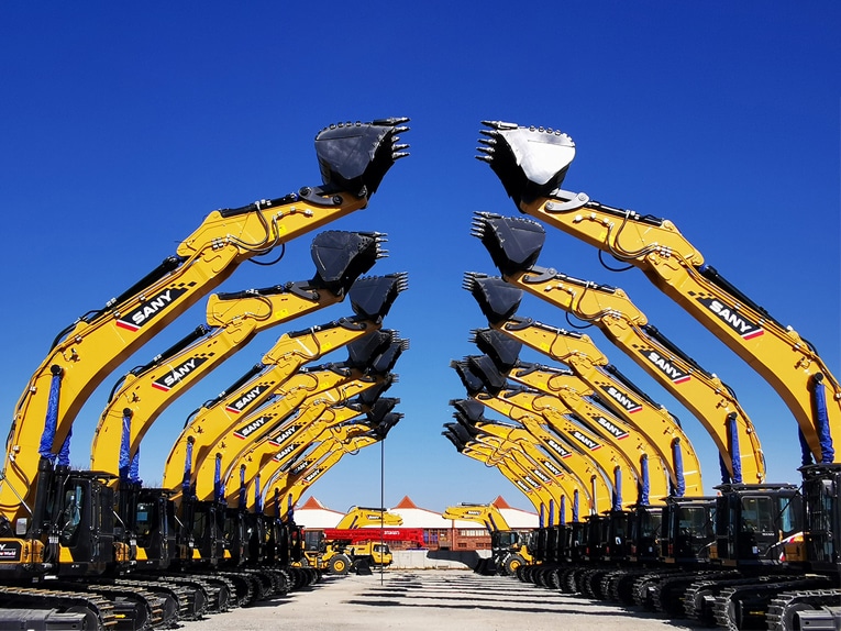 Pecahkan Rekor Dunia, H Isam Pemilik Jhonlin Group Borong 2000 Unit Excavator 