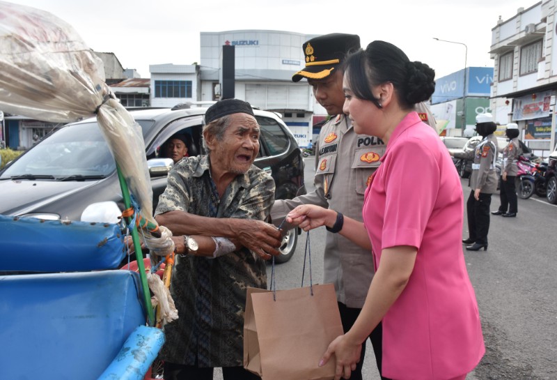 Polres Bulukumba Berbagi Di Bulan Ramadahan 