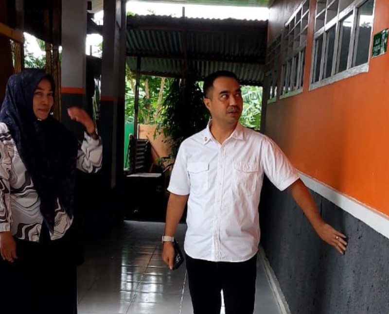 Kadis Pendidikan Bulukumba Andi Buyung Sidak Sekolah, Ini Yang Ditemukan dalam produk seperti batu yang disebut batu yang disebut batu yang