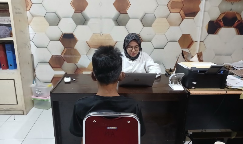 Pengakuan Anak di Kajang , Disekap dan  Dianiaya Pakai Selang Oleh Ayah Kandung