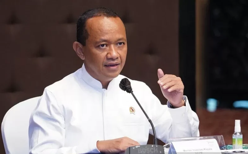Bahlil Lahadalia Terima Penghargaan Mahaputera Adipurna