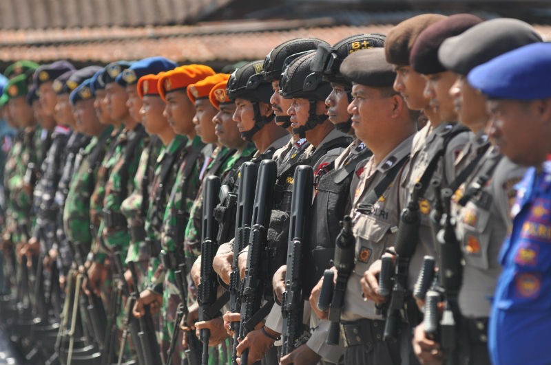 TNI Polri Gelar Patroli, Sisir Kantor Pemerintah Hingga Rumah Ketua Partai