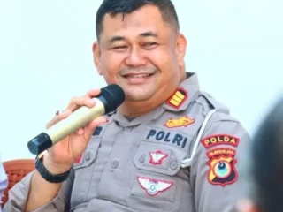 Ultah ke 50, Kasat Lantas Polres Bulukumba Dapat Kejutan Istri dan Anggota  