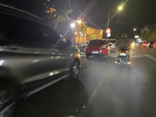 Timbulkan Kemacetan, Cafe di Bulukumba Sulap Bahu Jalan Jadi Tempat Parkir