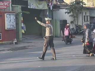 Jam Pulang Sekolah, Polisi Lalulintas Terjunkan Personel Amankan Arus Lalu Lintas
