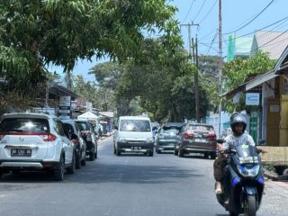 Warga Keluhkan Parkiran Berlapis Depan SMKN 1 Bulukumba