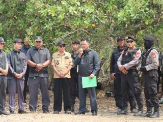 Puluhan Polisi Kawal Proses Eksekusi Lahan di Ujung Loe